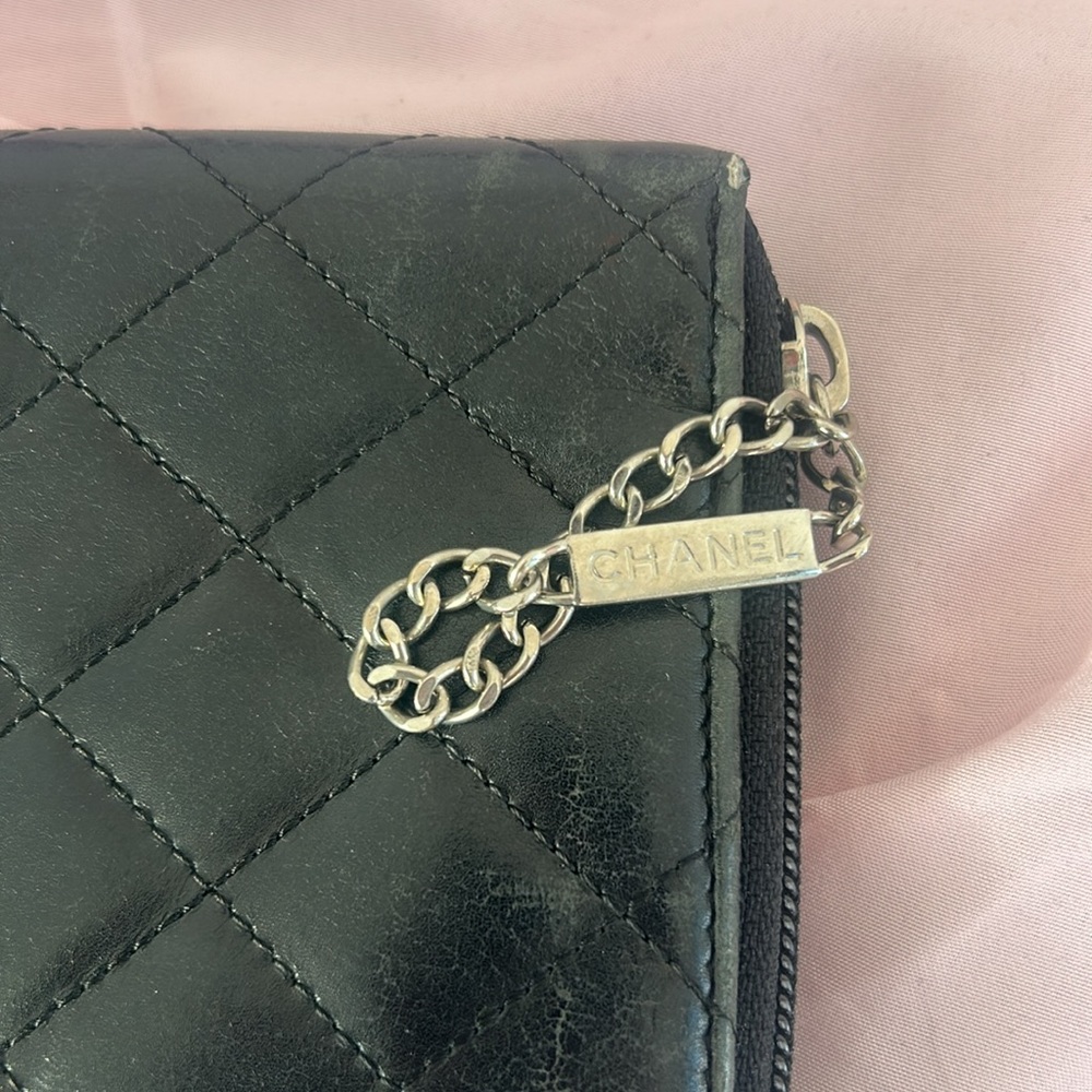 Chanel Black Quilted Leather Wallet RARE VINTAGE HOT PINK INTERIOR - Picture 2 of 4